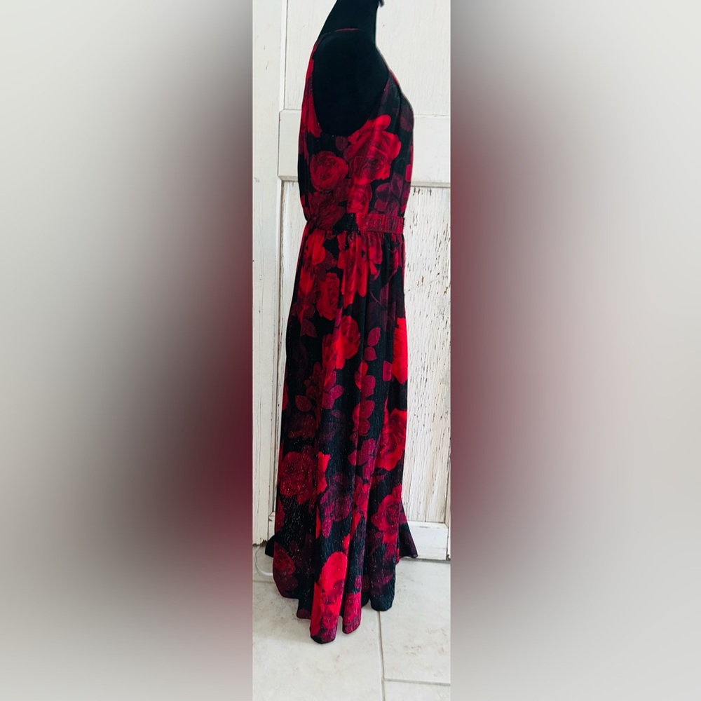 🌹Elegant Red and Black Rose Floral evenings Dress🌹 - Picture 3 of 9